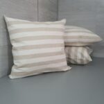 Katari todo para decoración de tu hogar. Cojín decorativo de loneta española diseño (rayas café).